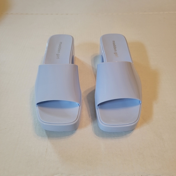 NWOT Madden Girl light blue slip on strap shoes. Size 8 - Picture 2 of 7
